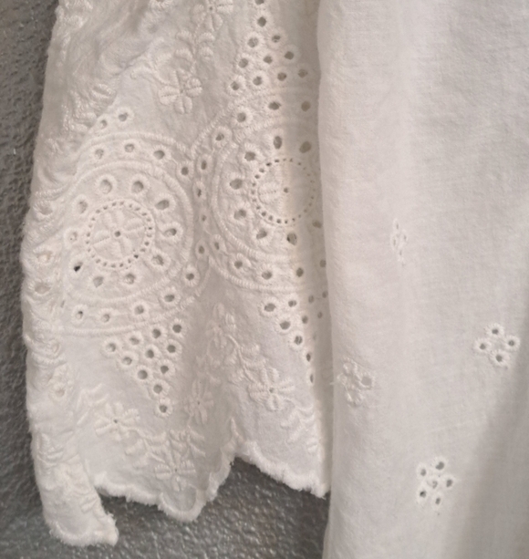 Parsley & Sage Eyelet Tunic With Scalloped Edges   Size M - Picture 6 of 9